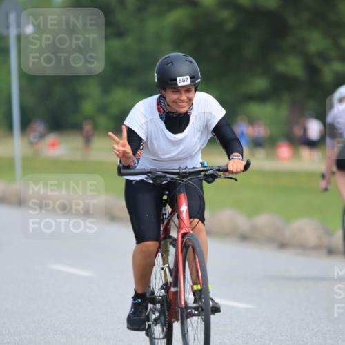 15.06.2025 - 27. Vierlanden-Triathlon H.Heesch http://msf.ph/oto/7985580 15.06.2025 11:05:37 Radfahren 82, 99, 222, 552, 688 meine-sportfotos.de