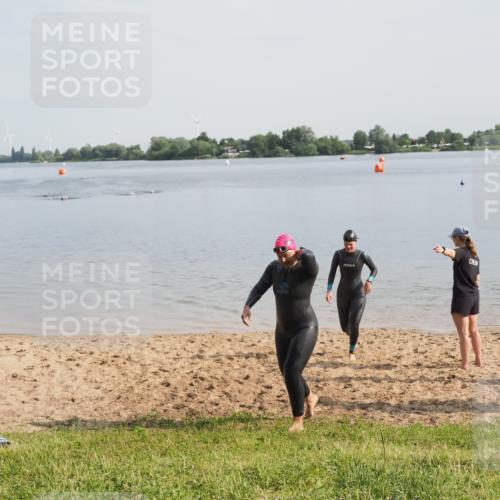 21.06.2025 - 27. Vierlanden-Triathlon MichiJ http://msf.ph/oto/7985589 15.06.2026 09:10:24 Schwimmen 213, 218, 250 meine-sportfotos.de
