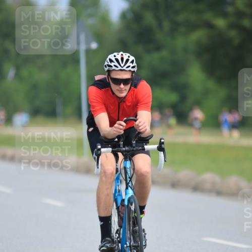 15.06.2025 - 27. Vierlanden-Triathlon H.Heesch http://msf.ph/oto/7985599 15.06.2025 11:05:39 Radfahren 82, 552 meine-sportfotos.de