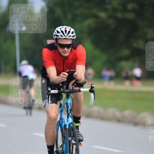 15.06.2025 - 27. Vierlanden-Triathlon H.Heesch http://msf.ph/oto/7985603 15.06.2025 11:05:39 Radfahren 82, 552 meine-sportfotos.de