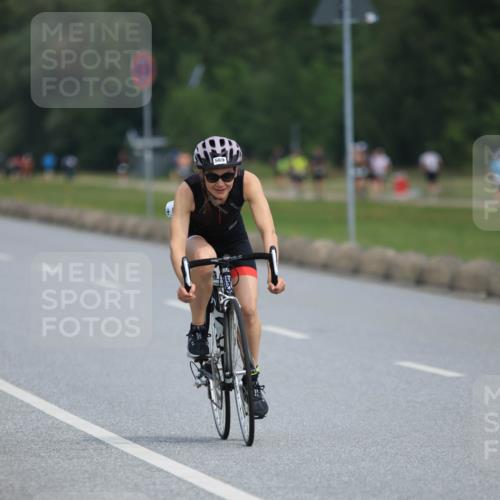 15.06.2025 - 27. Vierlanden-Triathlon H.Heesch http://msf.ph/oto/7985618 15.06.2025 11:06:03 Radfahren 220, 223, 569, 697, 732 meine-sportfotos.de