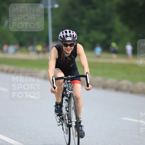 15.06.2025 - 27. Vierlanden-Triathlon H.Heesch http://msf.ph/oto/7985623 15.06.2025 11:06:04 Radfahren 220, 223, 569, 697, 732 meine-sportfotos.de