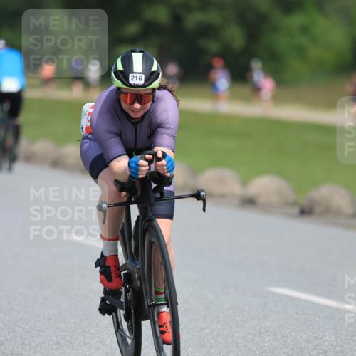 21.06.2025 - 27. Vierlanden-Triathlon H.Heesch http://msf.ph/oto/7985629 15.06.2025 11:31:19 Radfahren 216 meine-sportfotos.de
