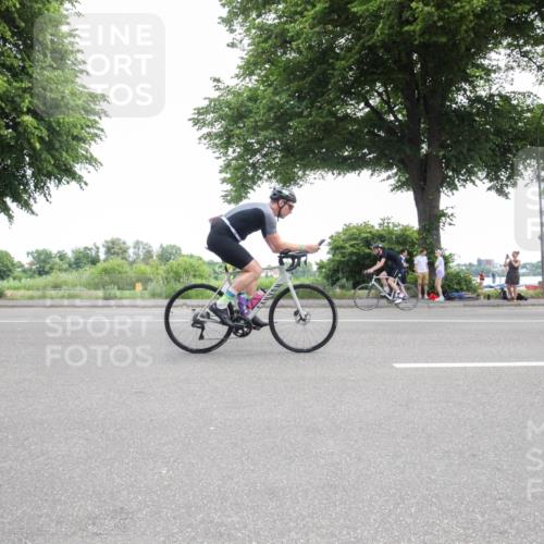 15.06.2025 - 7 Türme Triathlon Yannick Fuchs http://msf.ph/oto/7985656 15.06.2025 11:26:17 Radfahren 228, 258, 336 meine-sportfotos.de