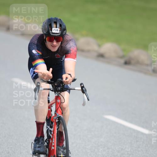 21.06.2025 - 27. Vierlanden-Triathlon H.Heesch http://msf.ph/oto/7985707 15.06.2025 11:31:36 Radfahren 652, 682, 759, 838, 956, 957 meine-sportfotos.de