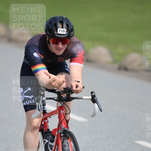 21.06.2025 - 27. Vierlanden-Triathlon H.Heesch http://msf.ph/oto/7985711 15.06.2025 11:31:36 Radfahren 652, 682, 759, 838, 956, 957 meine-sportfotos.de