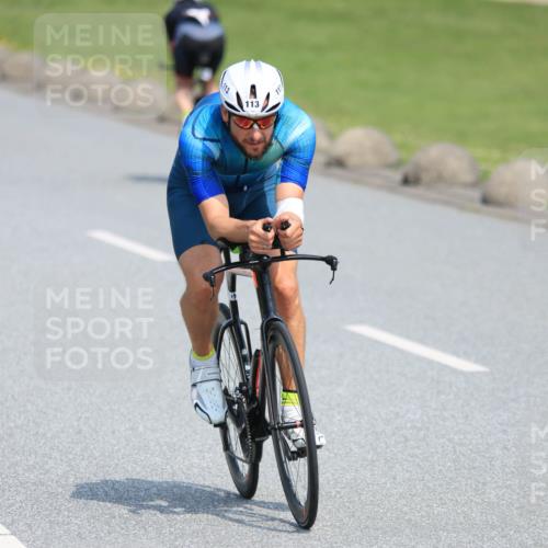 21.06.2025 - 27. Vierlanden-Triathlon H.Heesch http://msf.ph/oto/7985715 15.06.2025 11:31:54 Radfahren 113, 761, 898, 913 meine-sportfotos.de