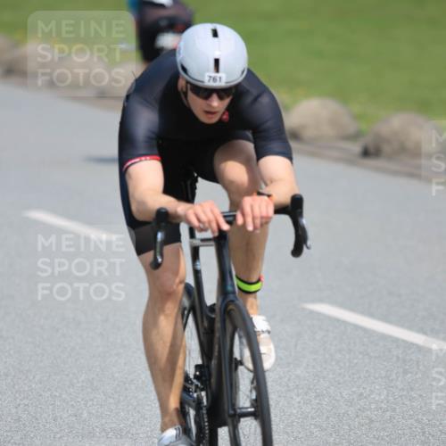 21.06.2025 - 27. Vierlanden-Triathlon H.Heesch http://msf.ph/oto/7985739 15.06.2025 11:31:56 Radfahren 113, 761, 898, 913, 959 meine-sportfotos.de