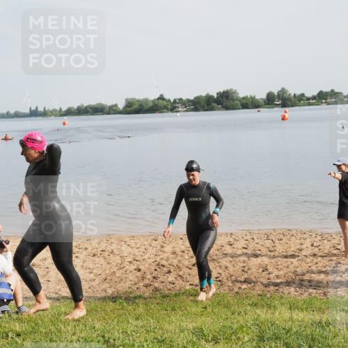 21.06.2025 - 27. Vierlanden-Triathlon MichiJ http://msf.ph/oto/7985771 15.06.2026 09:10:26 Schwimmen 213, 218, 250 meine-sportfotos.de
