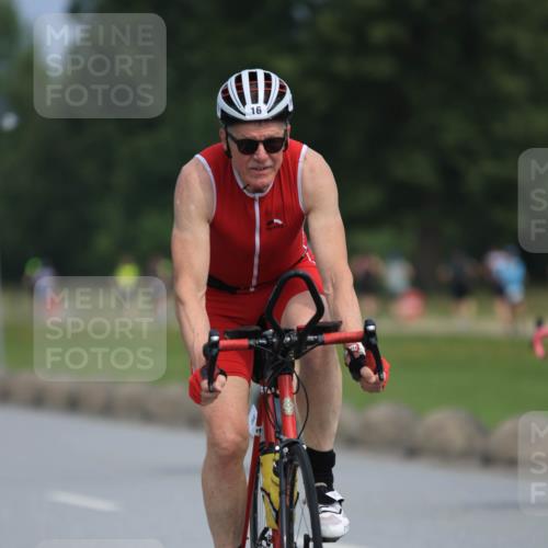 15.06.2025 - 27. Vierlanden-Triathlon H.Heesch http://msf.ph/oto/7985825 15.06.2025 11:06:18 Radfahren 16, 485, 539, 705 meine-sportfotos.de