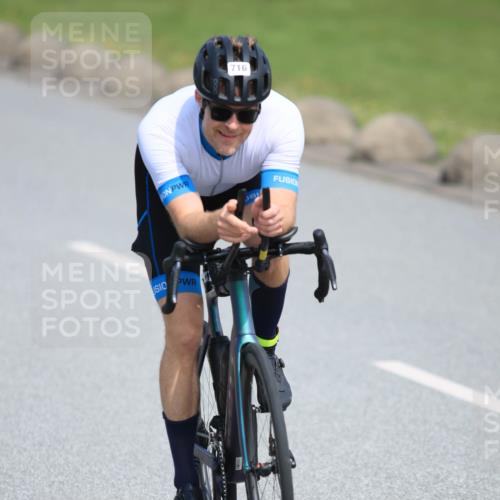 21.06.2025 - 27. Vierlanden-Triathlon H.Heesch http://msf.ph/oto/7985866 15.06.2025 11:32:40 Radfahren 716 meine-sportfotos.de