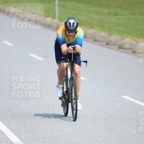 21.06.2025 - 27. Vierlanden-Triathlon H.Heesch http://msf.ph/oto/7985884 15.06.2025 11:32:48 Radfahren 718, 744, 771 meine-sportfotos.de