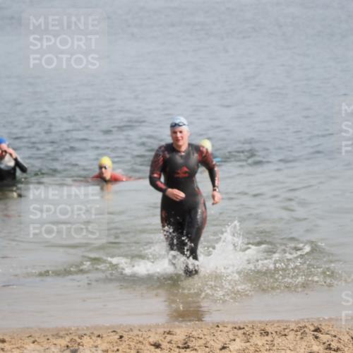 21.06.2025 - 27. Vierlanden-Triathlon MichiJ http://msf.ph/oto/7985896 15.06.2026 09:11:48 Schwimmen 245 meine-sportfotos.de