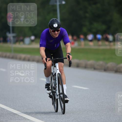 15.06.2025 - 27. Vierlanden-Triathlon H.Heesch http://msf.ph/oto/7985956 15.06.2025 11:06:26 Radfahren 5, 128, 539, 774 meine-sportfotos.de