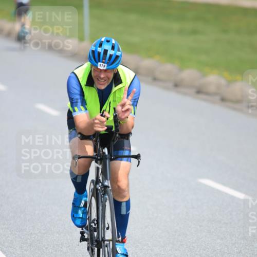 21.06.2025 - 27. Vierlanden-Triathlon H.Heesch http://msf.ph/oto/7985963 15.06.2025 11:33:06 Radfahren 173, 755, 757, 950 meine-sportfotos.de