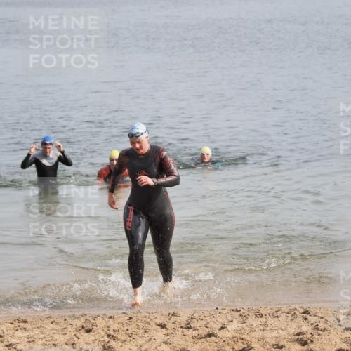 21.06.2025 - 27. Vierlanden-Triathlon MichiJ http://msf.ph/oto/7985990 15.06.2026 09:11:49 Schwimmen 245 meine-sportfotos.de
