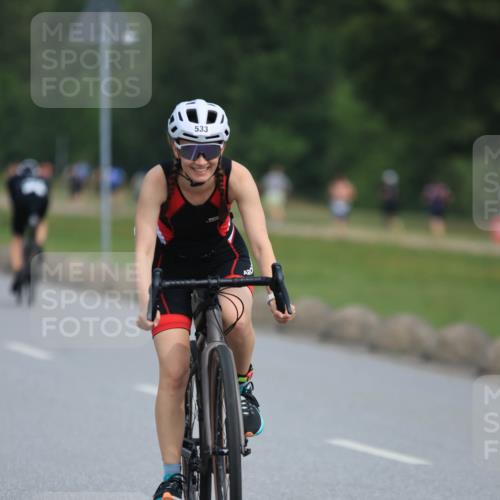 15.06.2025 - 27. Vierlanden-Triathlon H.Heesch http://msf.ph/oto/7986003 15.06.2025 11:06:41 Radfahren 21, 533 meine-sportfotos.de