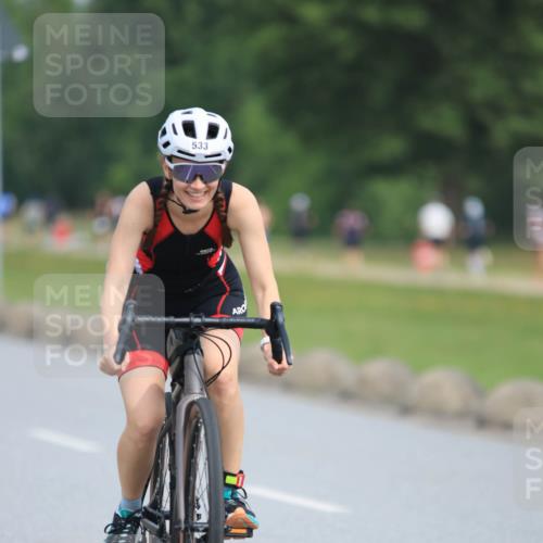 15.06.2025 - 27. Vierlanden-Triathlon H.Heesch http://msf.ph/oto/7986011 15.06.2025 11:06:41 Radfahren 21, 533 meine-sportfotos.de