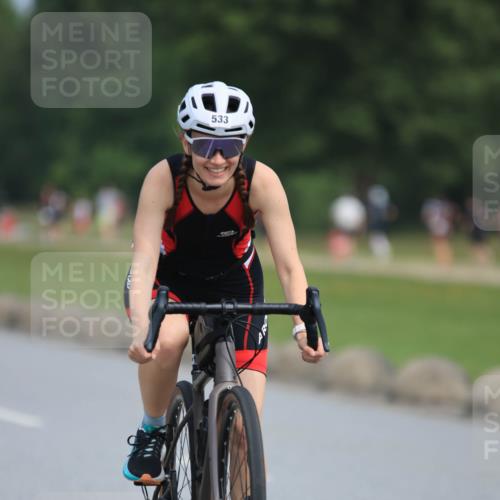 15.06.2025 - 27. Vierlanden-Triathlon H.Heesch http://msf.ph/oto/7986014 15.06.2025 11:06:41 Radfahren 21, 533 meine-sportfotos.de