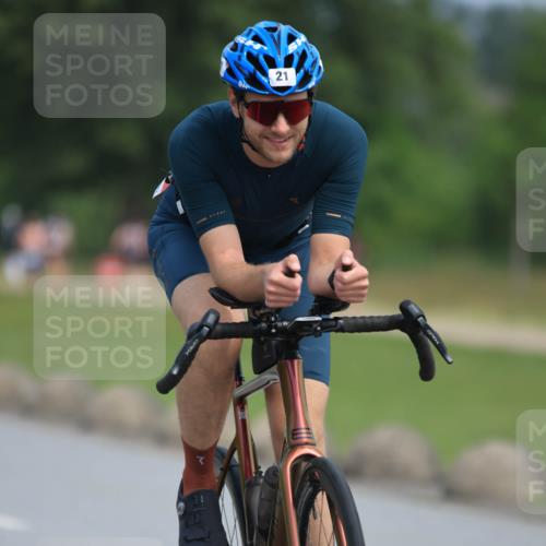 15.06.2025 - 27. Vierlanden-Triathlon H.Heesch http://msf.ph/oto/7986034 15.06.2025 11:06:46 Radfahren 21, 214, 226, 227, 593, 691 meine-sportfotos.de