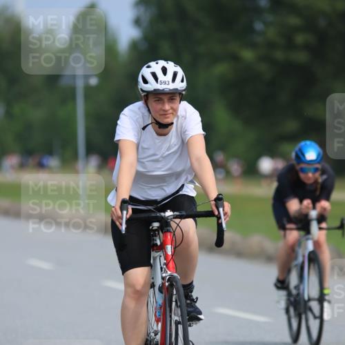 15.06.2025 - 27. Vierlanden-Triathlon H.Heesch http://msf.ph/oto/7986037 15.06.2025 11:06:50 Radfahren 21, 214, 226, 227, 593, 691 meine-sportfotos.de