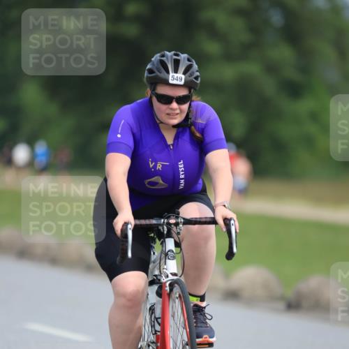 15.06.2025 - 27. Vierlanden-Triathlon H.Heesch http://msf.ph/oto/7986052 15.06.2025 11:07:00 Radfahren 549, 642 meine-sportfotos.de