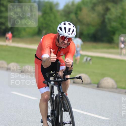 21.06.2025 - 27. Vierlanden-Triathlon H.Heesch http://msf.ph/oto/7986060 15.06.2025 11:33:25 Radfahren 157, 732 meine-sportfotos.de