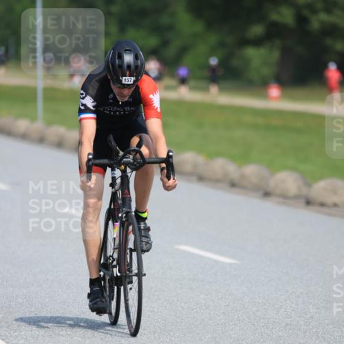 21.06.2025 - 27. Vierlanden-Triathlon H.Heesch http://msf.ph/oto/7986109 15.06.2025 11:33:28 Radfahren 157, 229, 732 meine-sportfotos.de