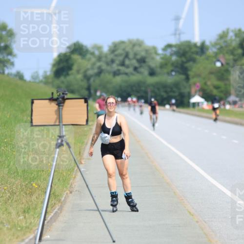 21.06.2025 - 27. Vierlanden-Triathlon H.Heesch http://msf.ph/oto/7986113 15.06.2025 11:33:30 Radfahren 157, 229 meine-sportfotos.de