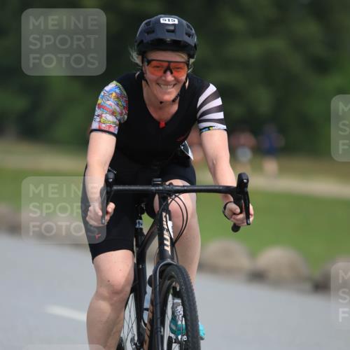 15.06.2025 - 27. Vierlanden-Triathlon H.Heesch http://msf.ph/oto/7986129 15.06.2025 11:07:45 Radfahren 492, 515, 550, 647, 710, 741 meine-sportfotos.de