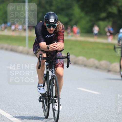 21.06.2025 - 27. Vierlanden-Triathlon H.Heesch http://msf.ph/oto/7986143 15.06.2025 11:33:41 Radfahren 150, 238, 661 meine-sportfotos.de