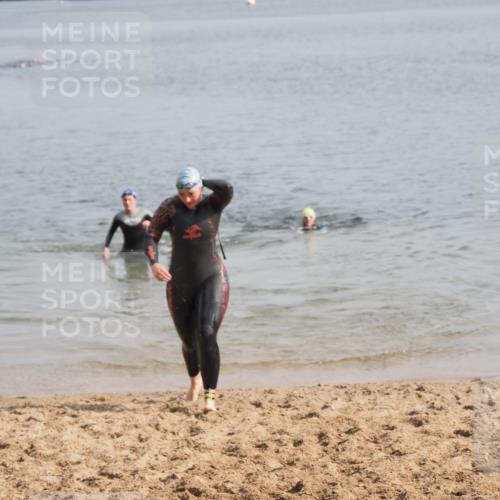 21.06.2025 - 27. Vierlanden-Triathlon MichiJ http://msf.ph/oto/7986147 15.06.2026 09:11:50 Schwimmen 245 meine-sportfotos.de