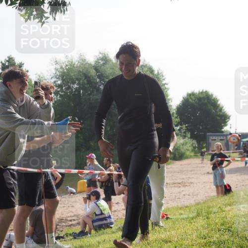 15.06.2025 - 27. Vierlanden-Triathlon KatJ http://msf.ph/oto/7986149 15.06.2025 09:00:48 Schwimmen 58, 217 meine-sportfotos.de