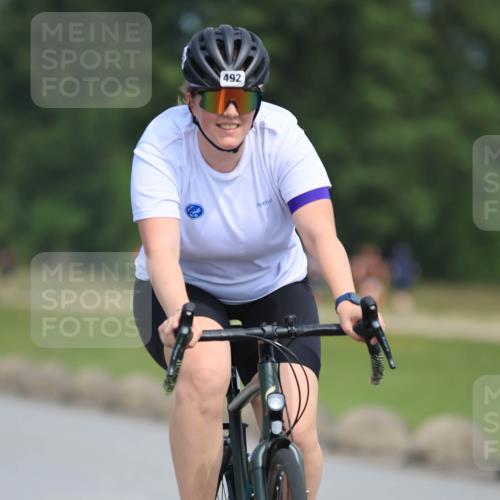 15.06.2025 - 27. Vierlanden-Triathlon H.Heesch http://msf.ph/oto/7986161 15.06.2025 11:07:47 Radfahren 492, 515, 550, 647, 710, 741 meine-sportfotos.de