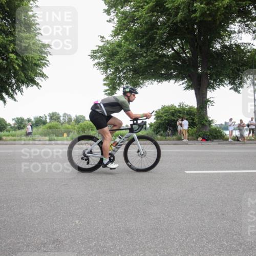 15.06.2025 - 7 Türme Triathlon Yannick Fuchs http://msf.ph/oto/7986185 15.06.2025 11:52:16 Radfahren 230, 298 meine-sportfotos.de