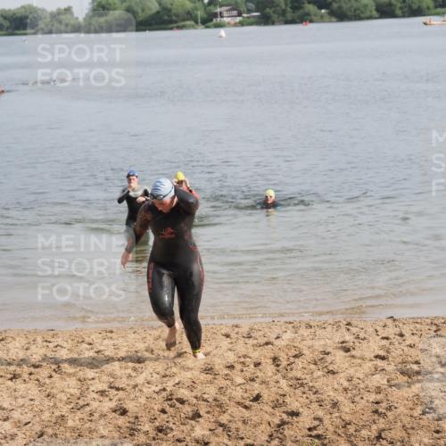 21.06.2025 - 27. Vierlanden-Triathlon MichiJ http://msf.ph/oto/7986220 15.06.2026 09:11:51 Schwimmen 229, 245 meine-sportfotos.de