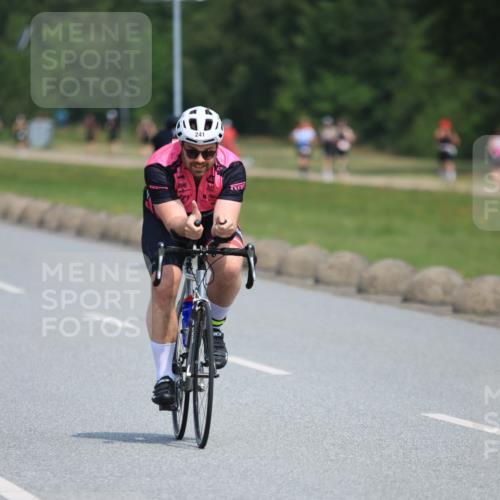 21.06.2025 - 27. Vierlanden-Triathlon H.Heesch http://msf.ph/oto/7986241 15.06.2025 11:33:54 Radfahren 221, 241, 692 meine-sportfotos.de