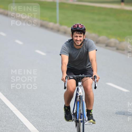 15.06.2025 - 27. Vierlanden-Triathlon H.Heesch http://msf.ph/oto/7986249 15.06.2025 11:08:17 Radfahren 191, 295, 662, 738, 743 meine-sportfotos.de