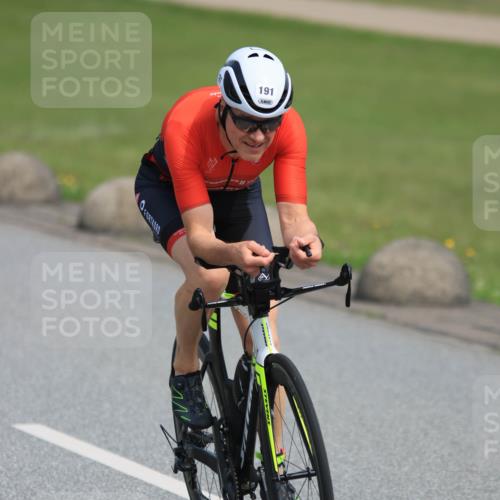 15.06.2025 - 27. Vierlanden-Triathlon H.Heesch http://msf.ph/oto/7986255 15.06.2025 11:08:18 Radfahren 191, 295, 662, 738, 743 meine-sportfotos.de