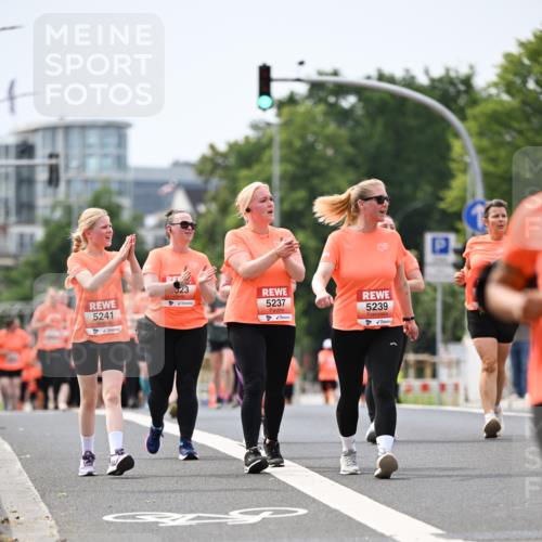 15.06.2025 - REWE Women's Run Dr. Thomas Lammeyer http://msf.ph/oto/7986269 15.06.2025 10:47:46 Laufen 5241, 523, 5237, 5239 meine-sportfotos.de