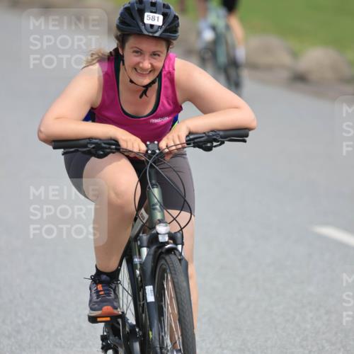 15.06.2025 - 27. Vierlanden-Triathlon H.Heesch http://msf.ph/oto/7986282 15.06.2025 11:08:37 Radfahren 163, 495, 581, 619 meine-sportfotos.de