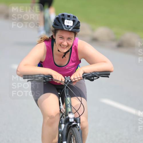 15.06.2025 - 27. Vierlanden-Triathlon H.Heesch http://msf.ph/oto/7986284 15.06.2025 11:08:37 Radfahren 163, 495, 581, 619 meine-sportfotos.de