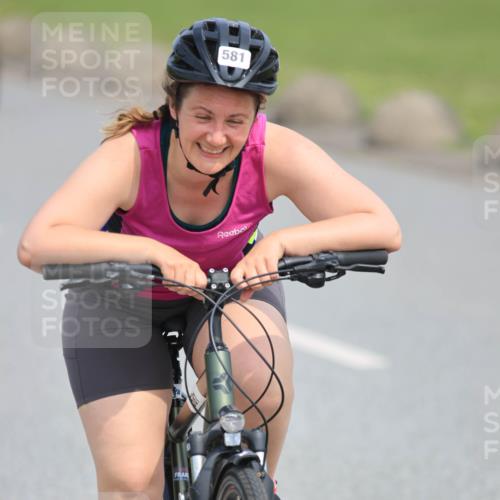 15.06.2025 - 27. Vierlanden-Triathlon H.Heesch http://msf.ph/oto/7986288 15.06.2025 11:08:37 Radfahren 163, 495, 581, 619 meine-sportfotos.de