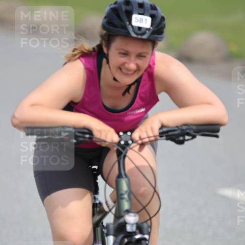 15.06.2025 - 27. Vierlanden-Triathlon H.Heesch http://msf.ph/oto/7986291 15.06.2025 11:08:37 Radfahren 163, 495, 581, 619 meine-sportfotos.de