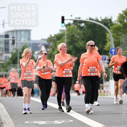 15.06.2025 - REWE Women's Run Dr. Thomas Lammeyer http://msf.ph/oto/7986299 15.06.2025 10:47:47 Laufen 5241, 5523, 5237, 5239, 549 meine-sportfotos.de