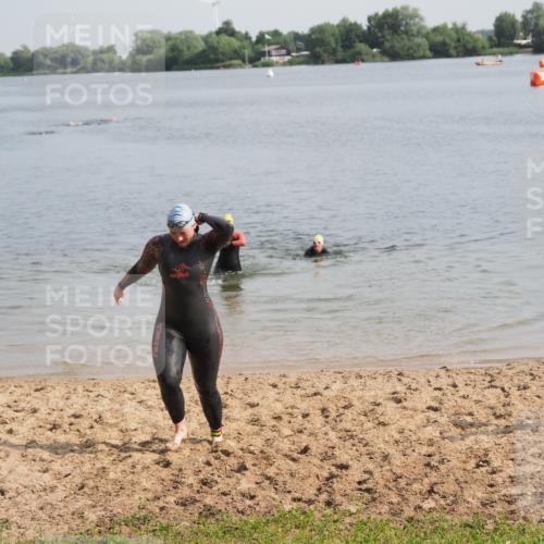 21.06.2025 - 27. Vierlanden-Triathlon MichiJ http://msf.ph/oto/7986303 15.06.2026 09:11:52 Schwimmen 229, 245 meine-sportfotos.de