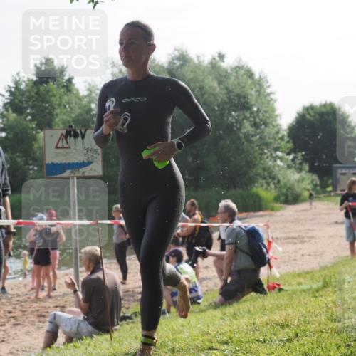 15.06.2025 - 27. Vierlanden-Triathlon KatJ http://msf.ph/oto/7986309 15.06.2025 09:00:56 Schwimmen 217 meine-sportfotos.de