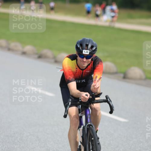 15.06.2025 - 27. Vierlanden-Triathlon H.Heesch http://msf.ph/oto/7986320 15.06.2025 11:10:10 Radfahren 130, 210, 649, 822, 851 meine-sportfotos.de