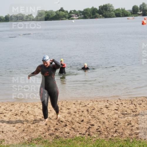 21.06.2025 - 27. Vierlanden-Triathlon MichiJ http://msf.ph/oto/7986321 15.06.2026 09:11:52 Schwimmen 229, 245 meine-sportfotos.de