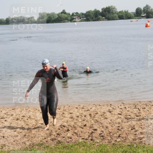 21.06.2025 - 27. Vierlanden-Triathlon MichiJ http://msf.ph/oto/7986336 15.06.2026 09:11:52 Schwimmen 229, 245 meine-sportfotos.de